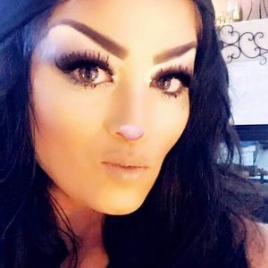 Meet your Posher, Eva